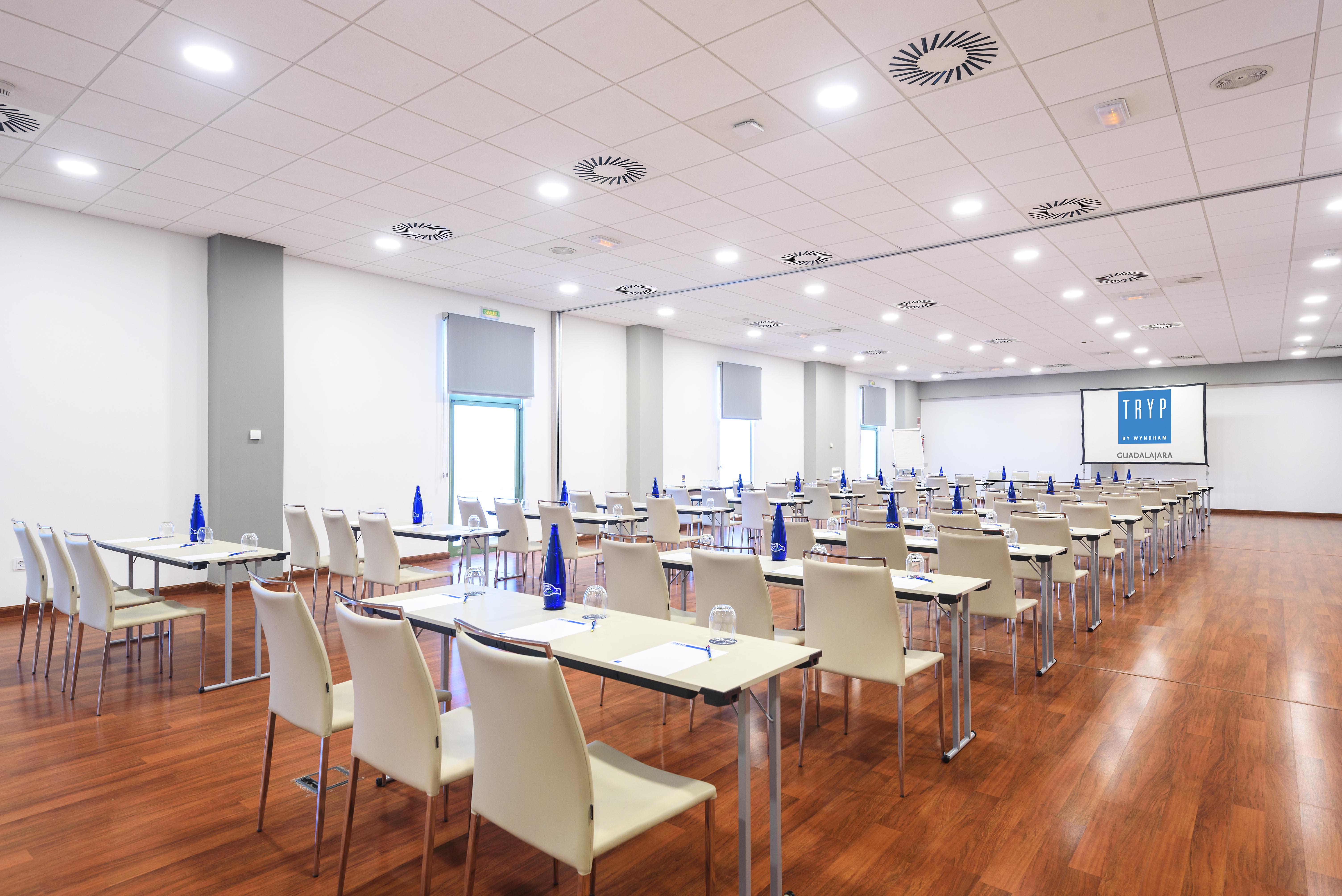 Hotel Guadalajara & Conference Center Affiliated By Melia Extérieur photo