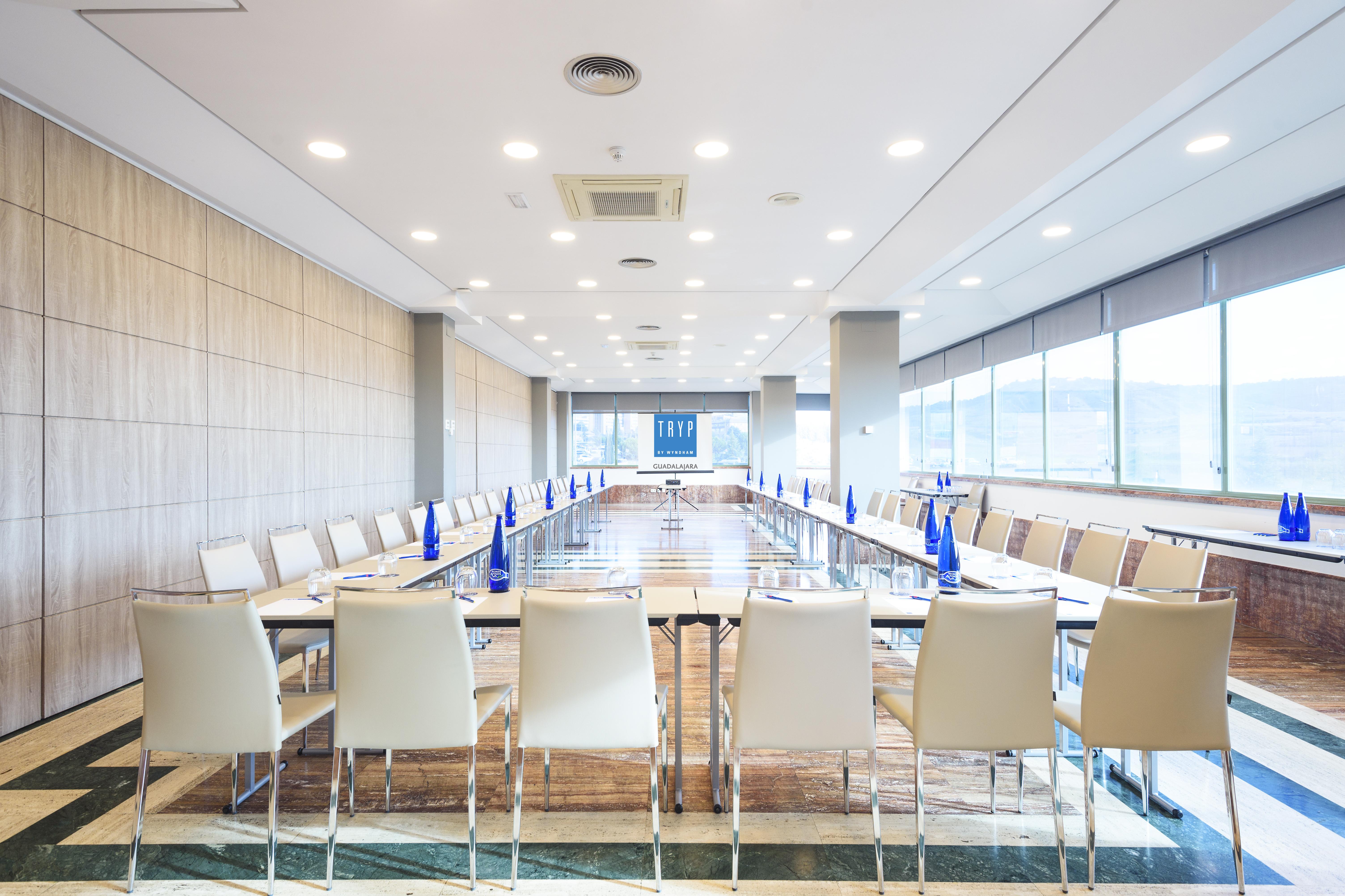Hotel Guadalajara & Conference Center Affiliated By Melia Extérieur photo