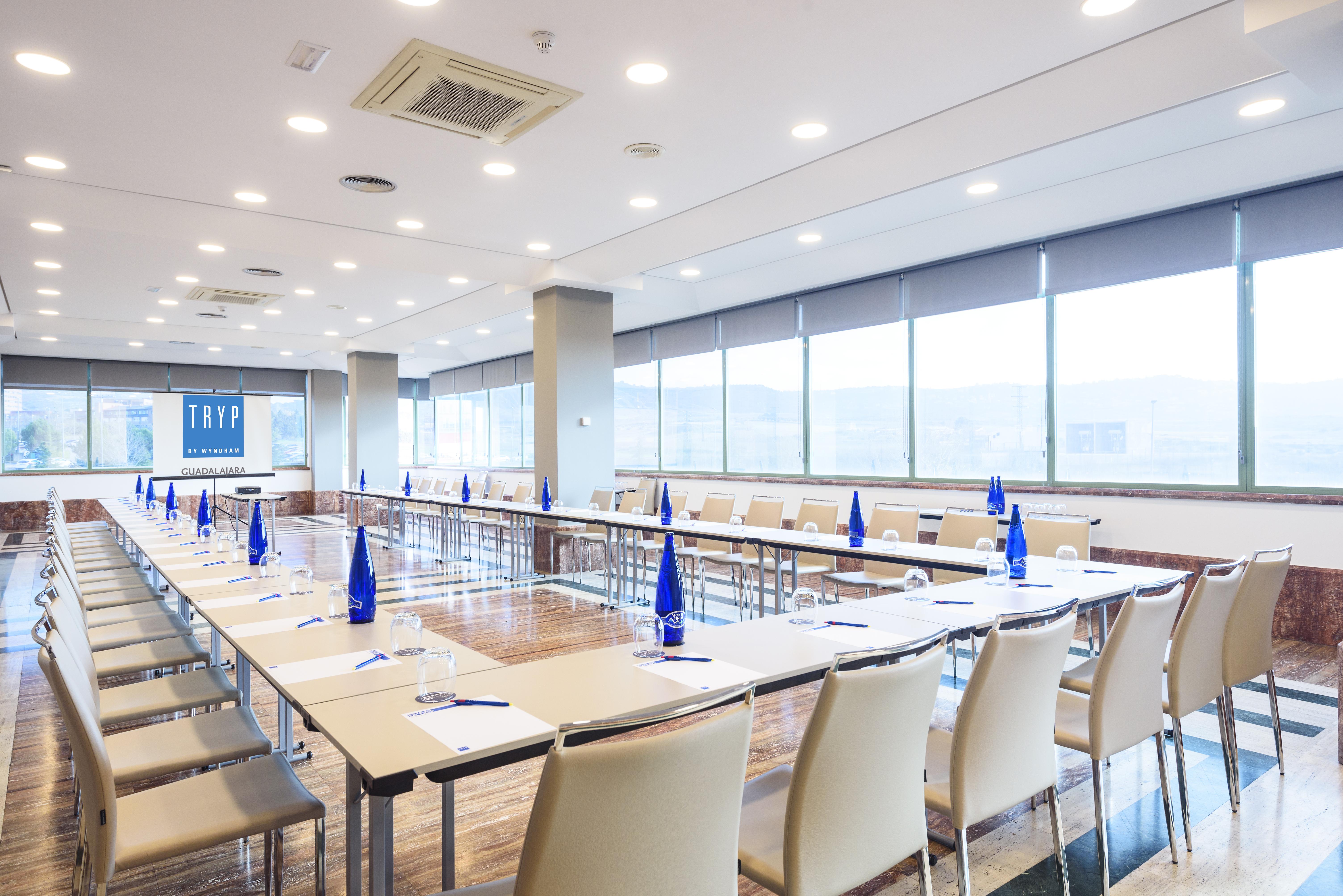 Hotel Guadalajara & Conference Center Affiliated By Melia Extérieur photo
