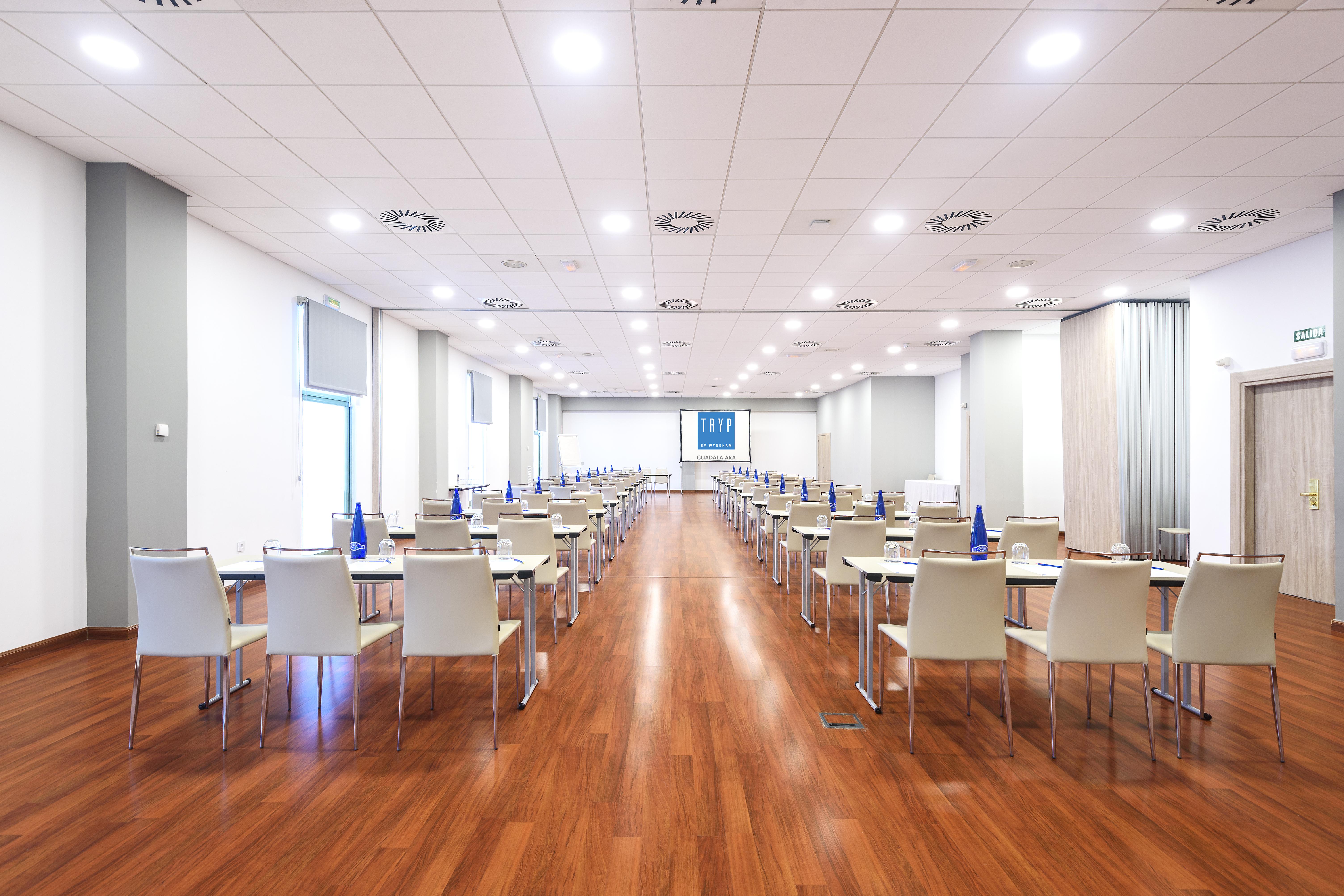 Hotel Guadalajara & Conference Center Affiliated By Melia Extérieur photo